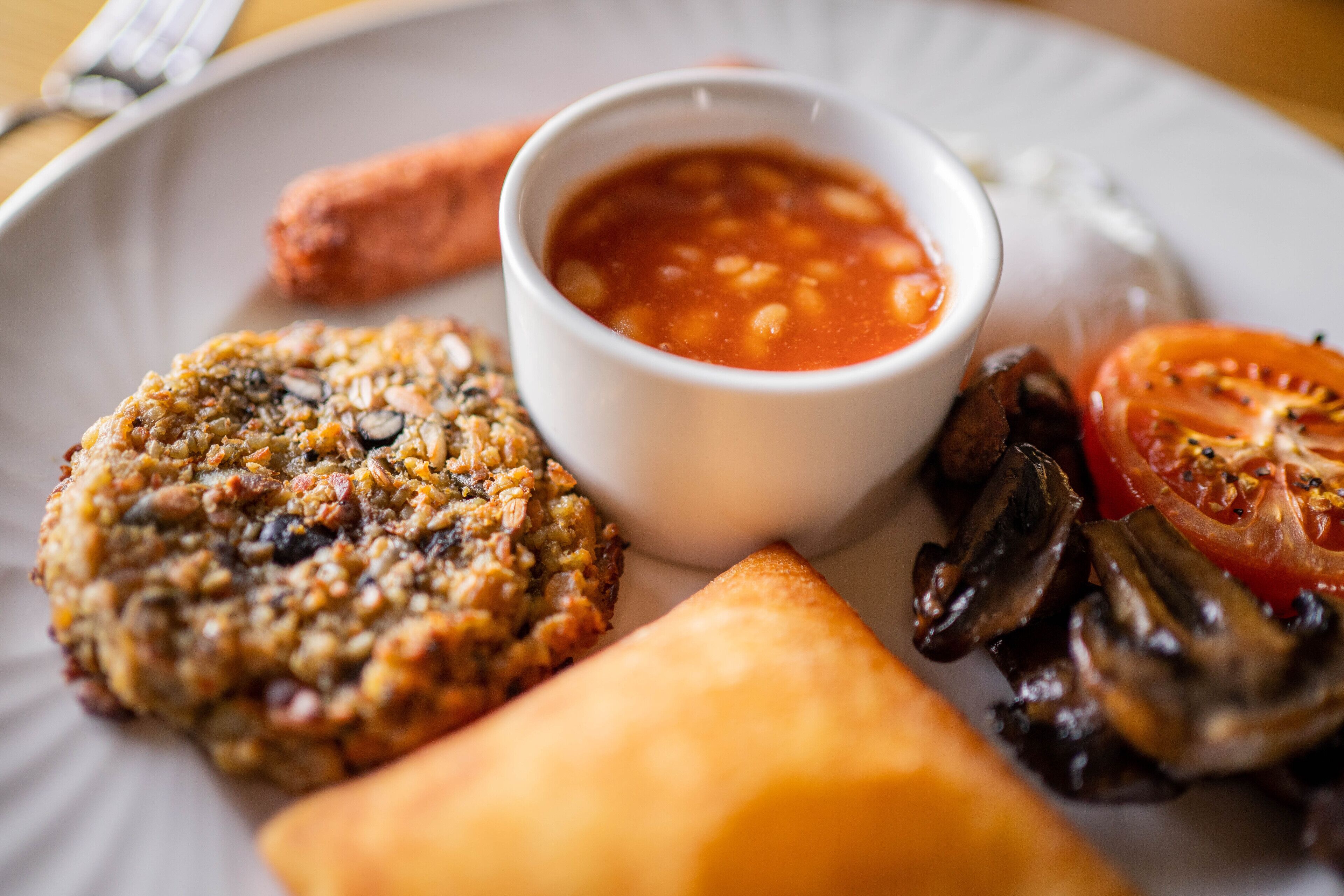 daily full breakfast (gbp 14.50 per person)