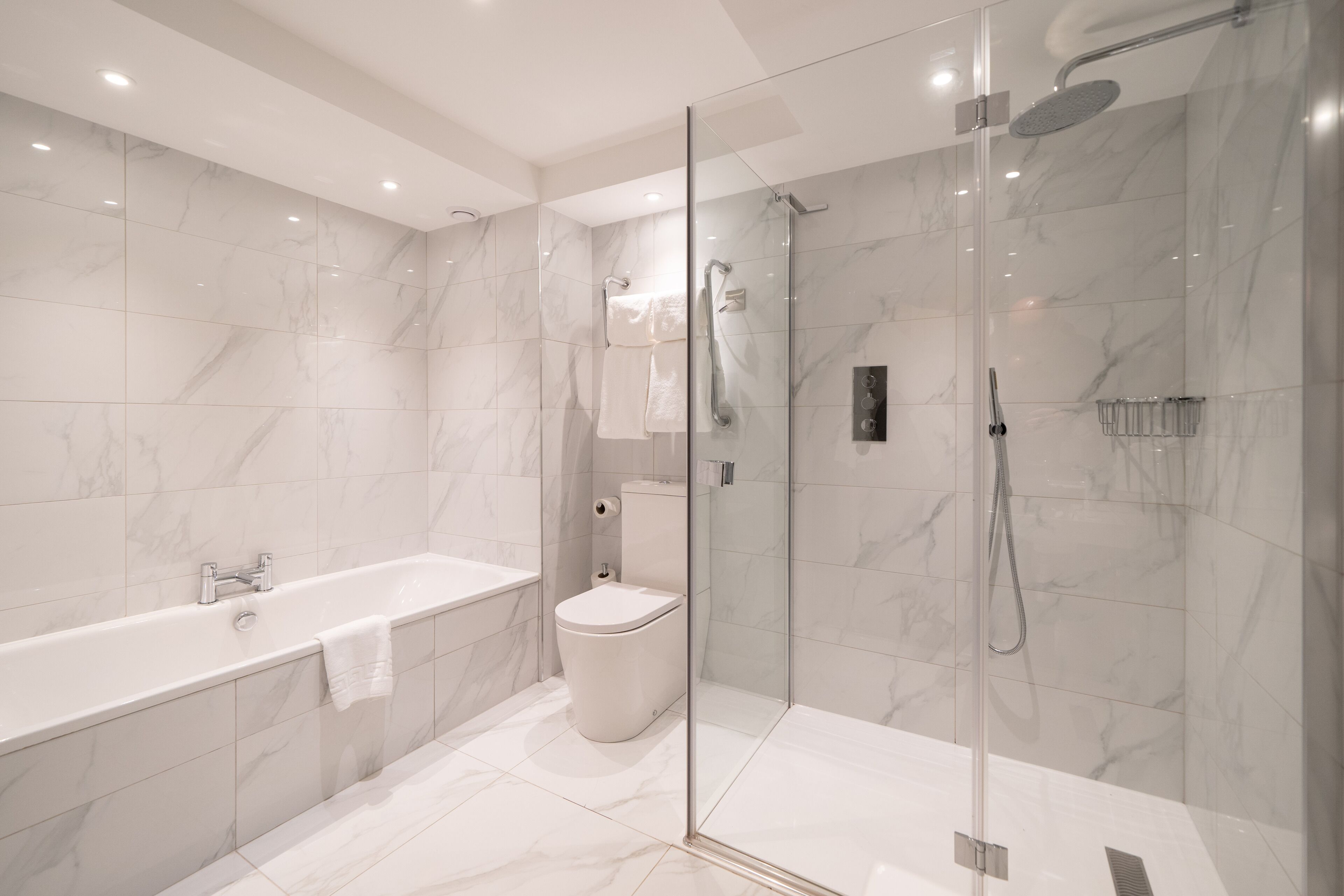 classic room, river view | bathroom | free toiletries, hair dryer, bathrobes, towels