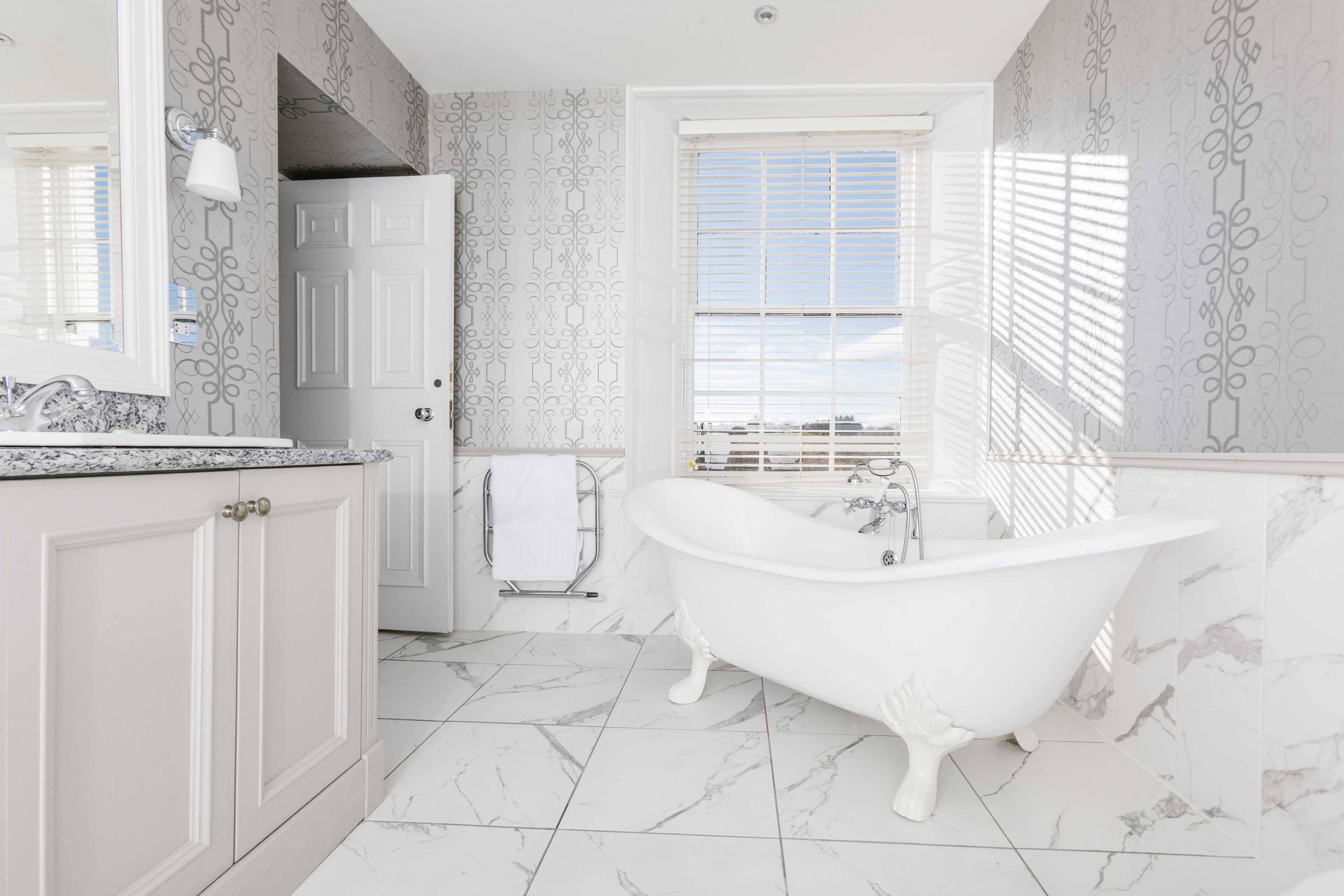 four-poster bedroom | 1 bedroom, premium bedding, desk, iron/ironing board