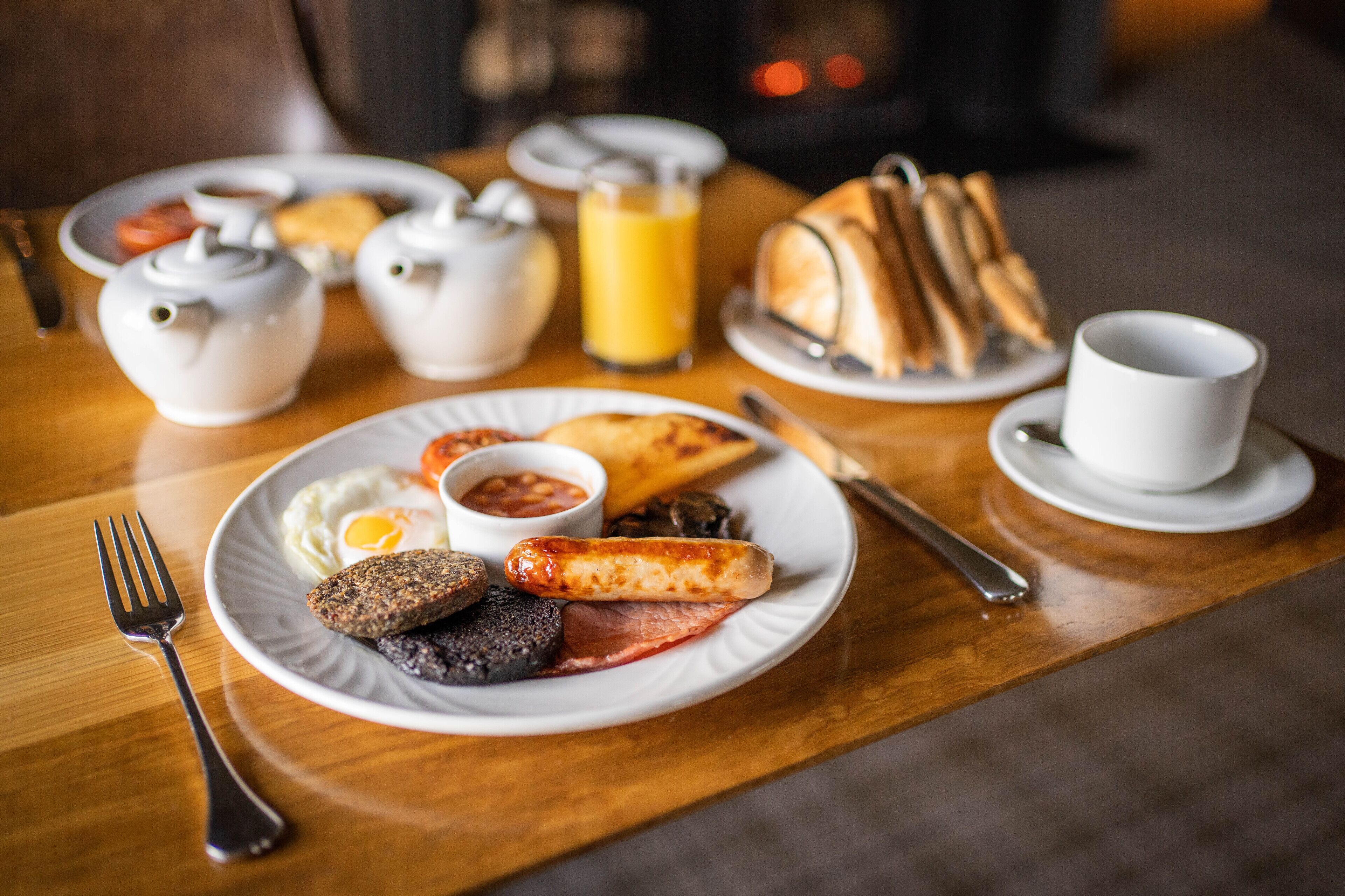 daily full breakfast (gbp 14.50 per person)