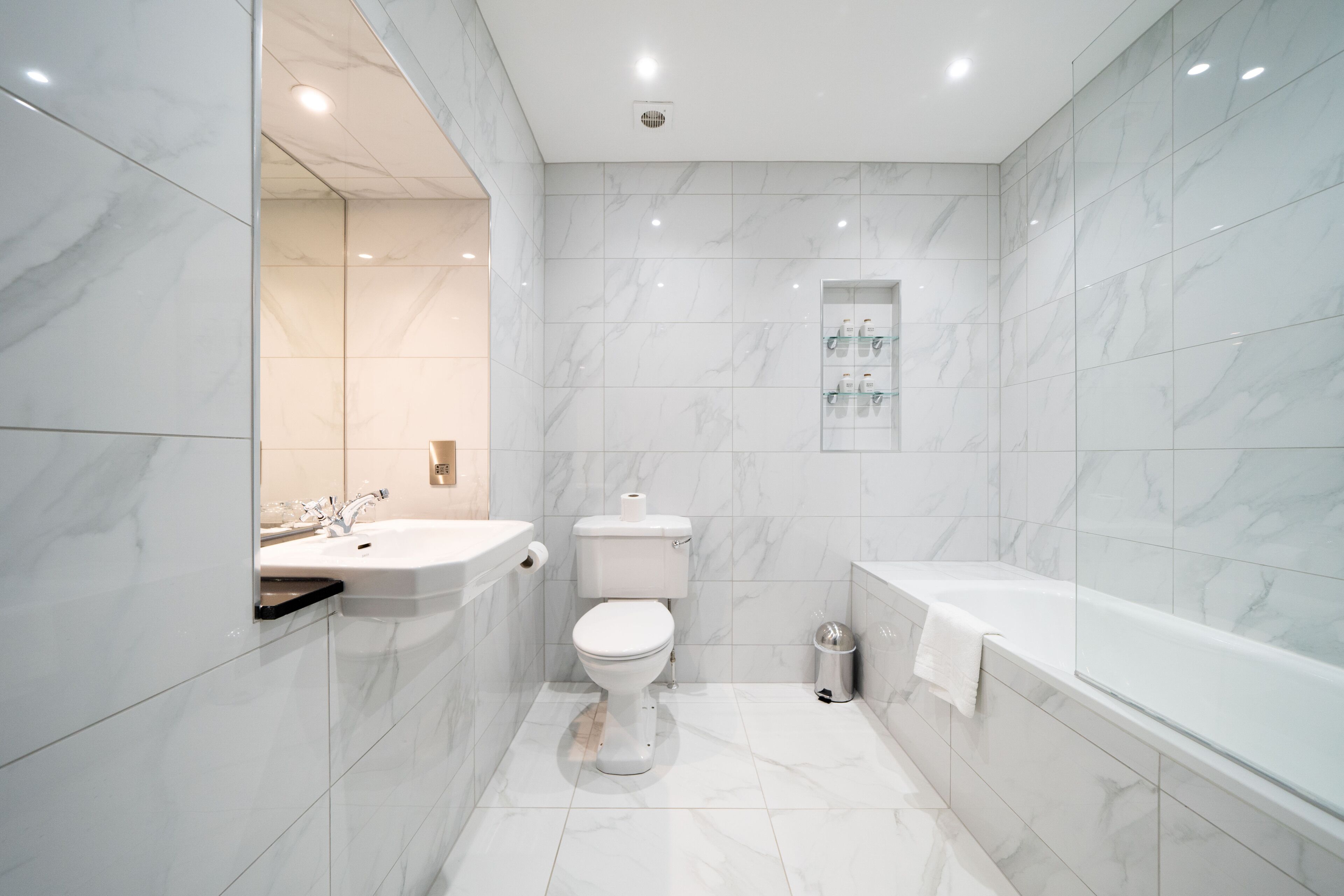 heritage room, river view | bathroom | free toiletries, hair dryer, bathrobes, towels