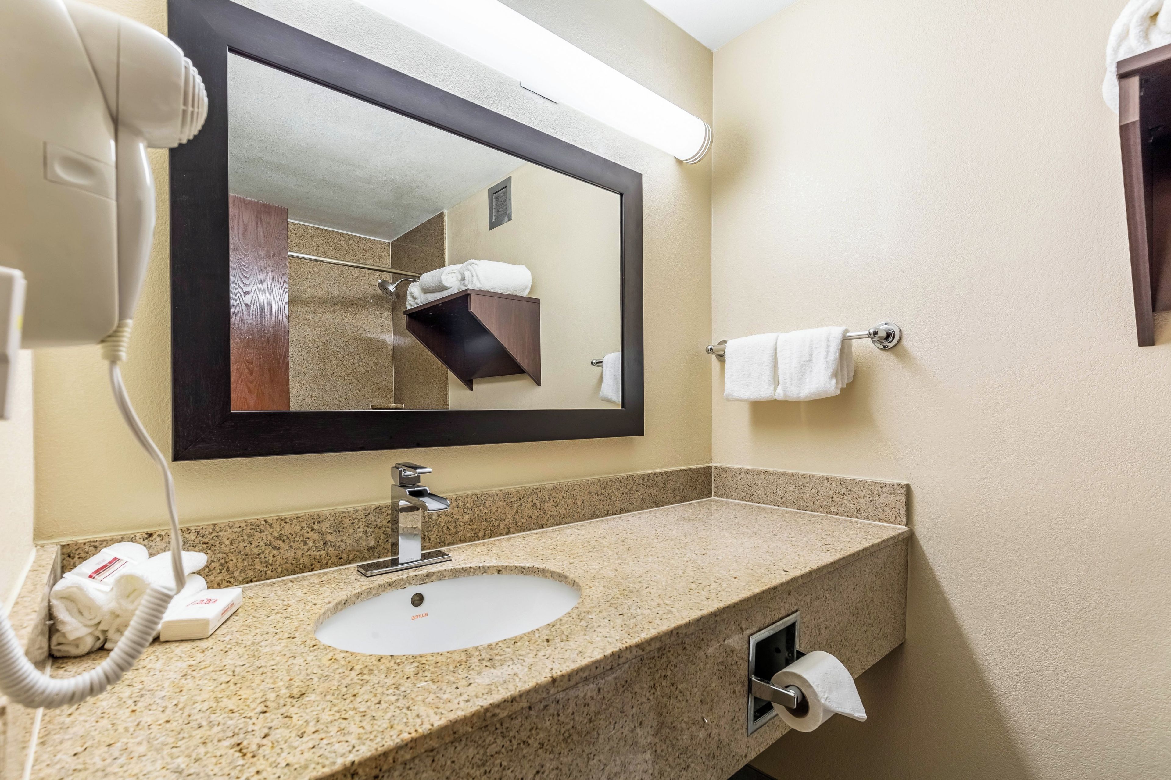Foto - Red Roof Inn PLUS+ & Suites Houston - IAH Airport SW