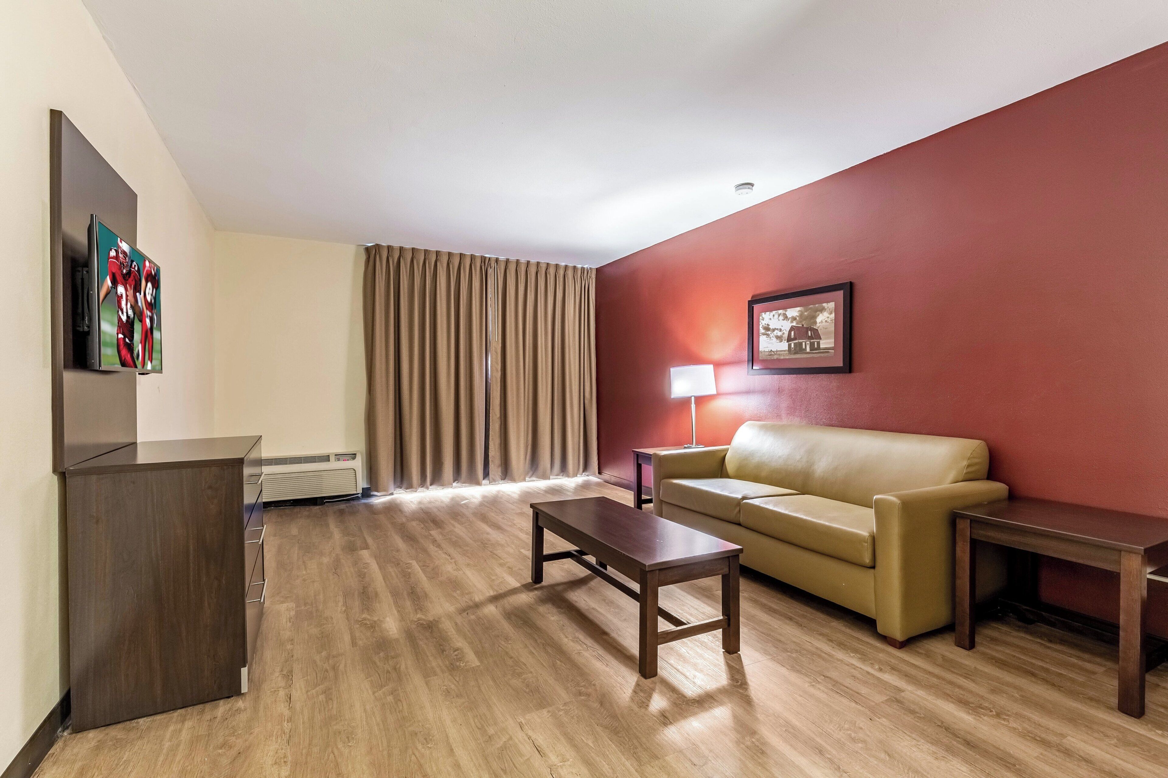 Foto - Red Roof Inn PLUS+ & Suites Houston - IAH Airport SW