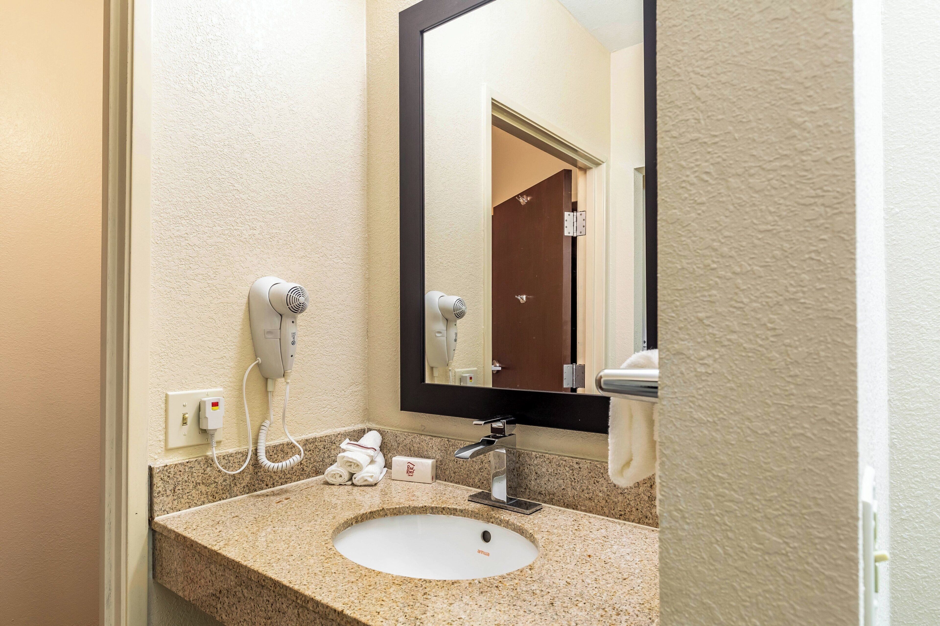 Foto - Red Roof Inn PLUS+ & Suites Houston - IAH Airport SW