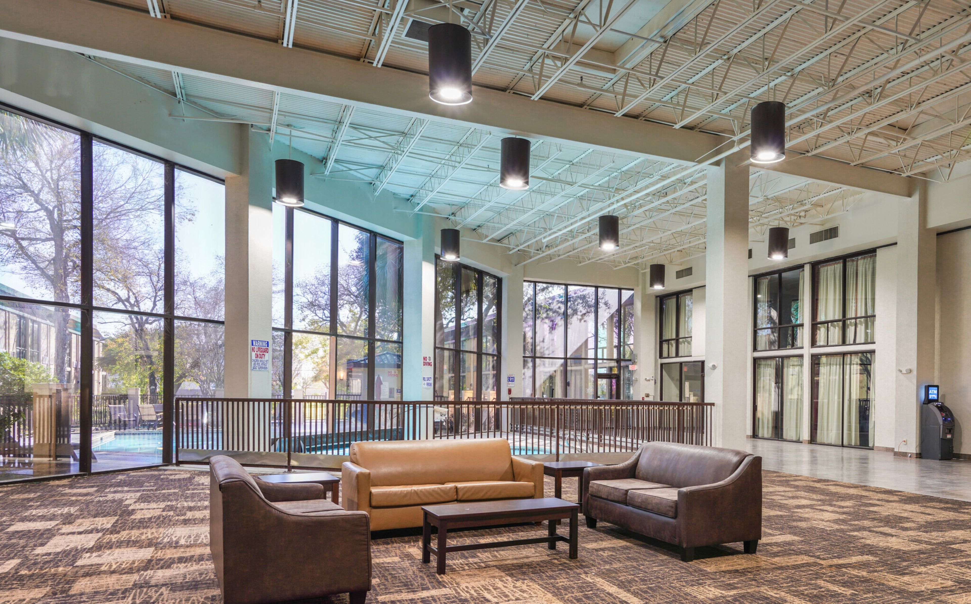 Foto - Red Roof Inn PLUS+ & Suites Houston - IAH Airport SW