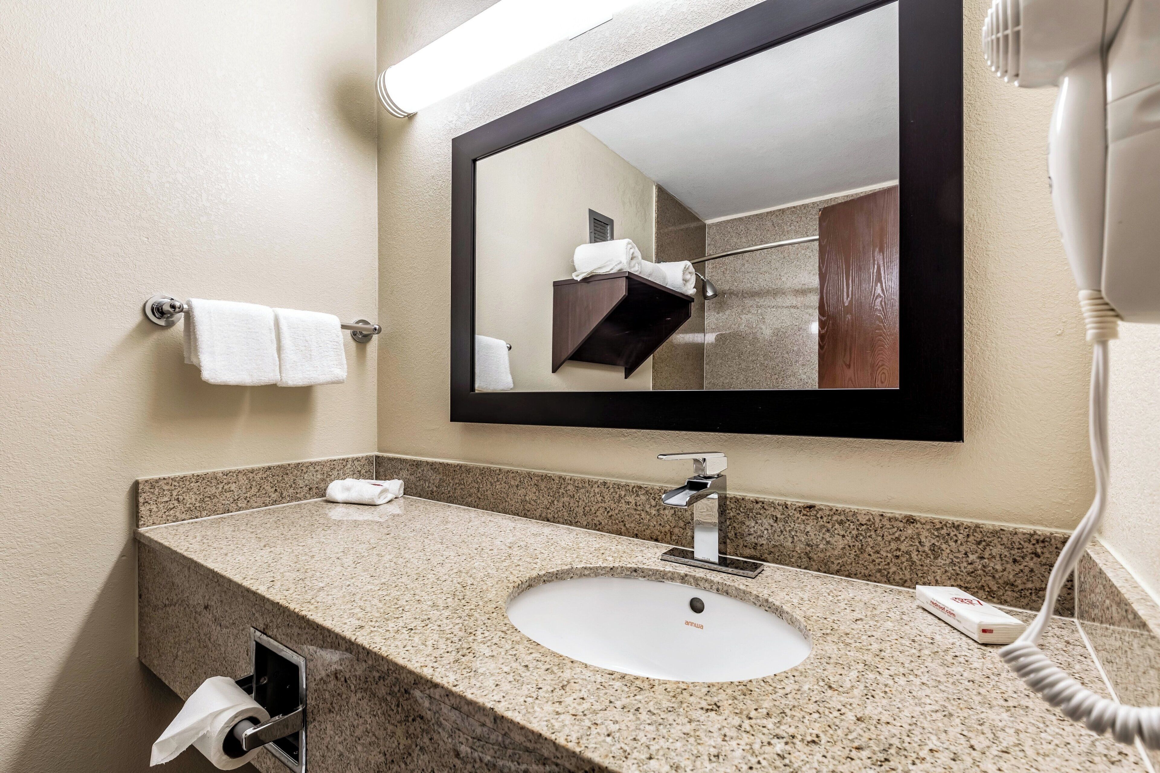 Foto - Red Roof Inn PLUS+ & Suites Houston - IAH Airport SW