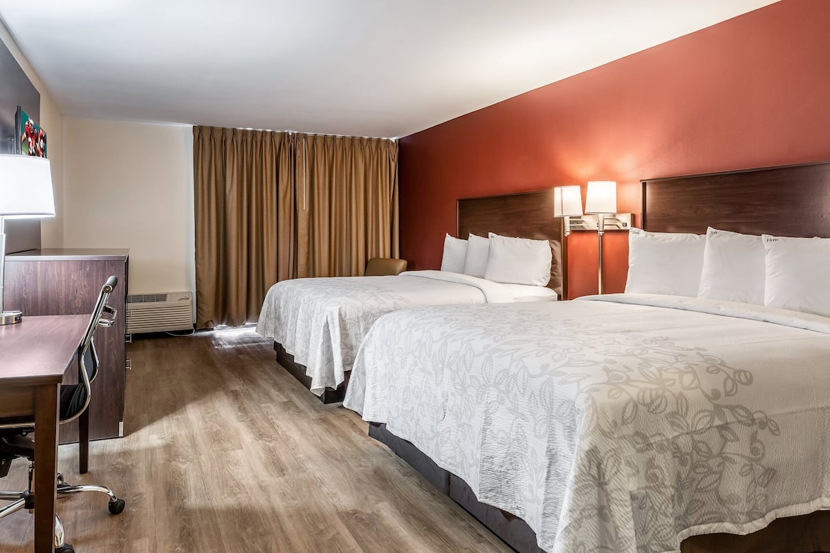 Blackout drapes, free cribs/infant beds, rollaway beds, free WiFi
