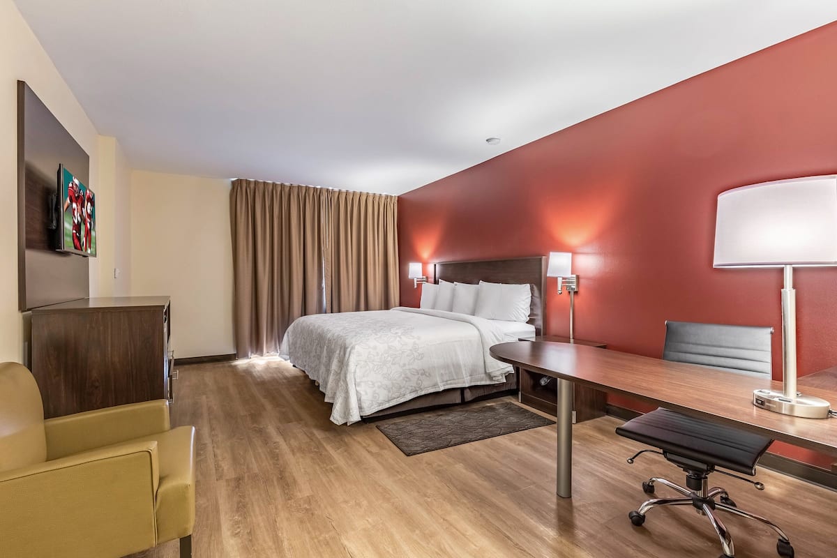 Blackout drapes, free cribs/infant beds, rollaway beds, free WiFi