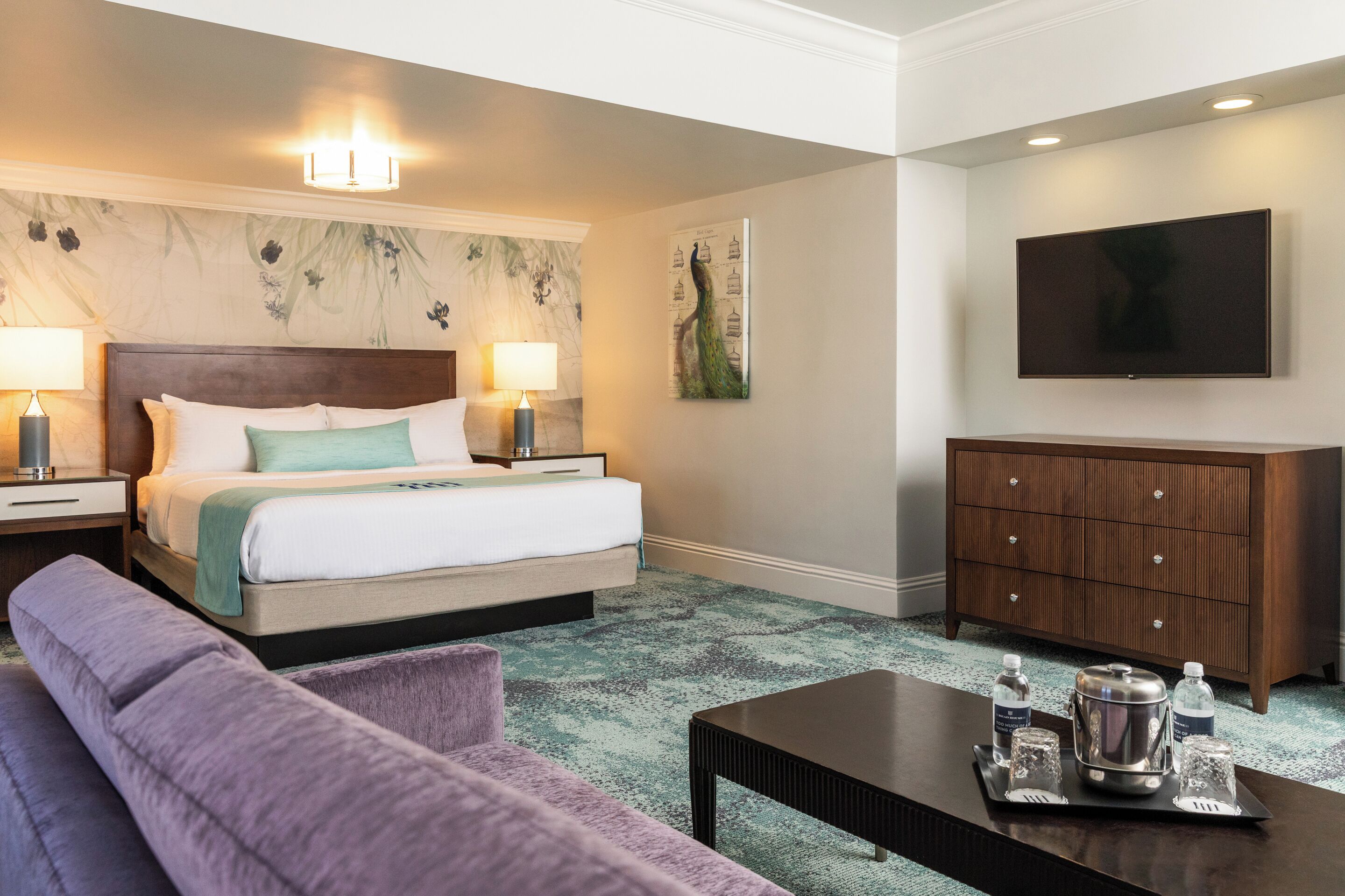 Junior Suite, Scenic View | Premium bedding, in-room safe, desk, laptop workspace