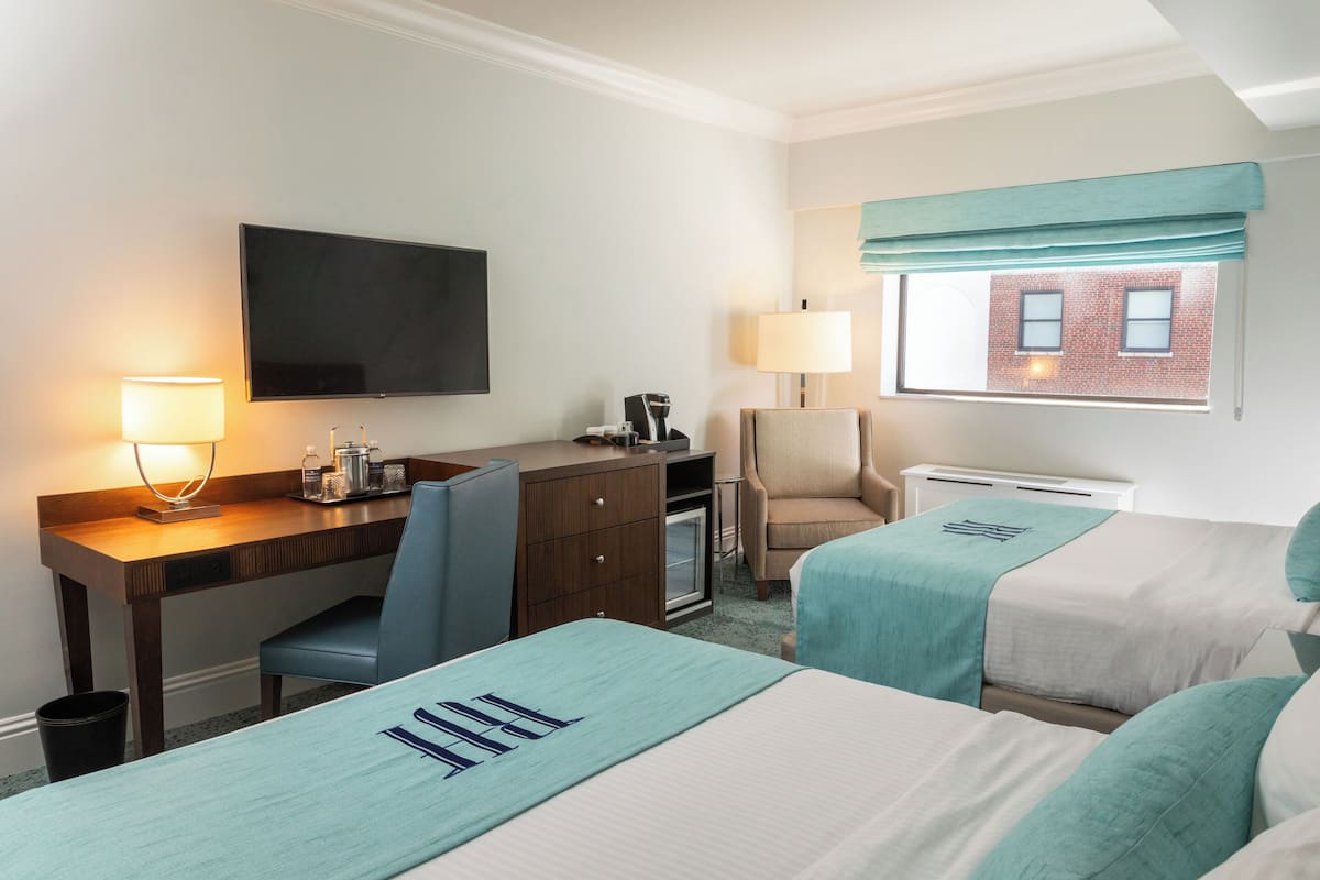 Traditional-Zimmer, 2 Doppelbetten