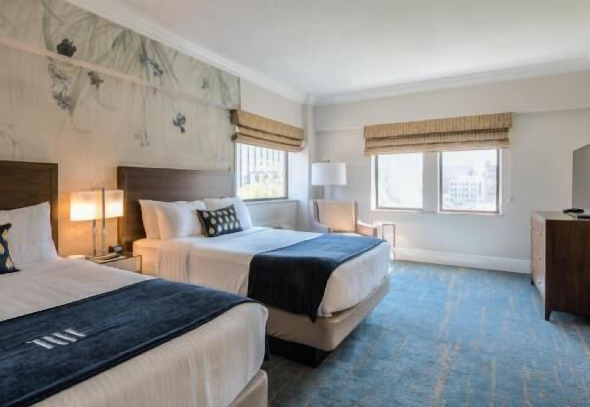 Premium bedding, in-room safe, desk, laptop workspace