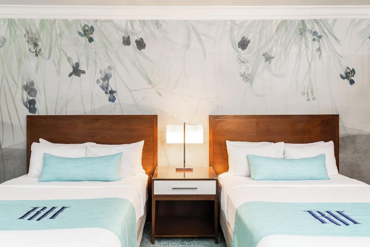 Accessible Traditional Room, 2 Double Beds