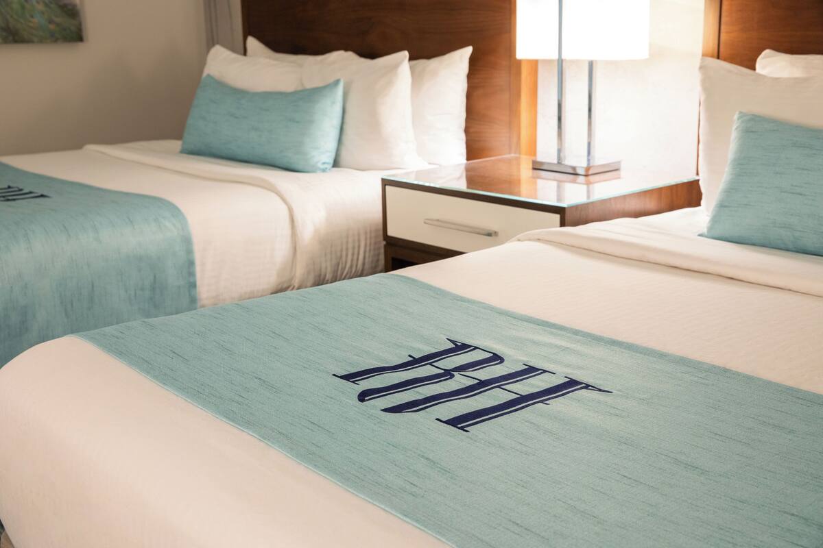 No Guaranteed Bed Type | Hochwertige Bettwaren, Zimmersafe, Schreibtisch