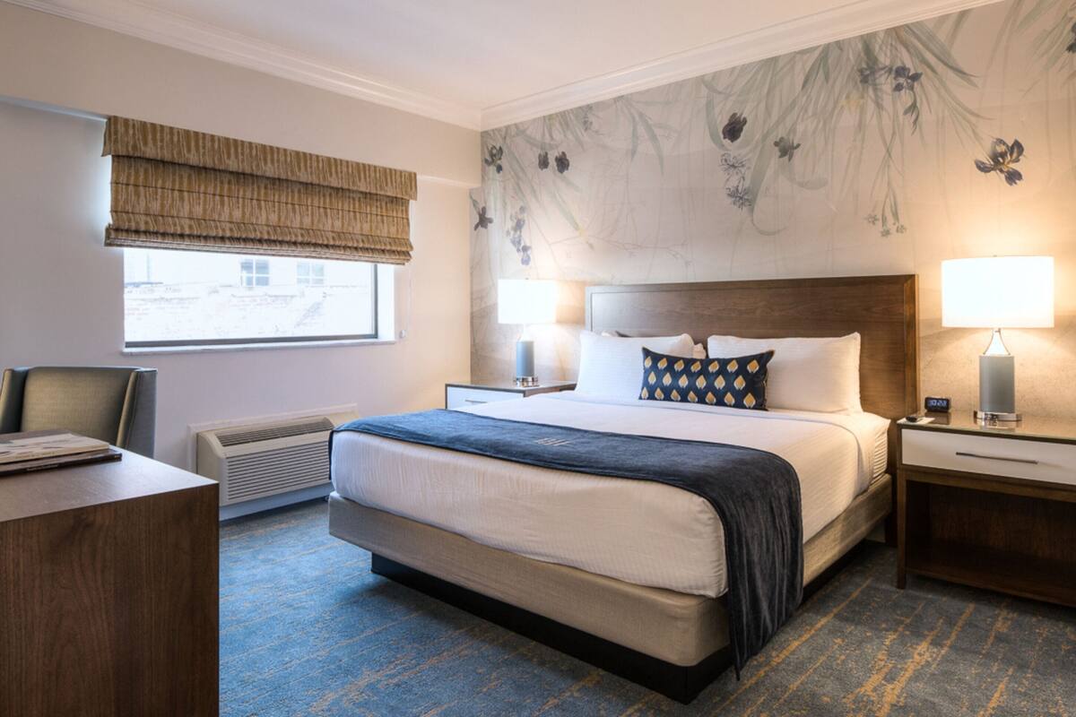 Premium bedding, in-room safe, desk, laptop workspace