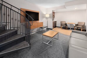 Suite, 1 habitación | 1 dormitorio, ropa de cama de alta calidad, escritorio