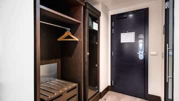 Ropa de cama de alta calidad, colchones Select Comfort y minibar