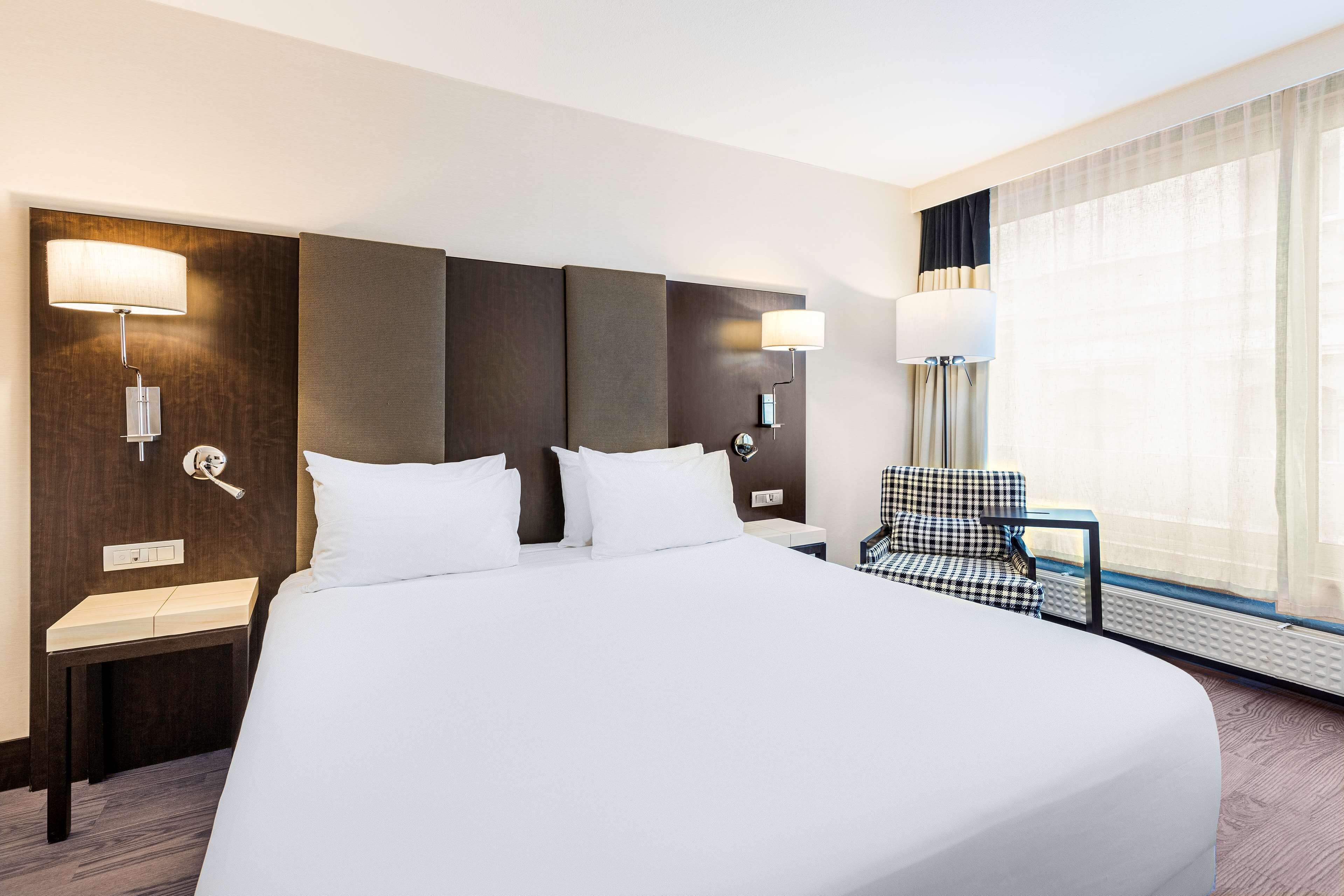 standard room | premium bedding, select comfort beds, minibar, in-room safe
