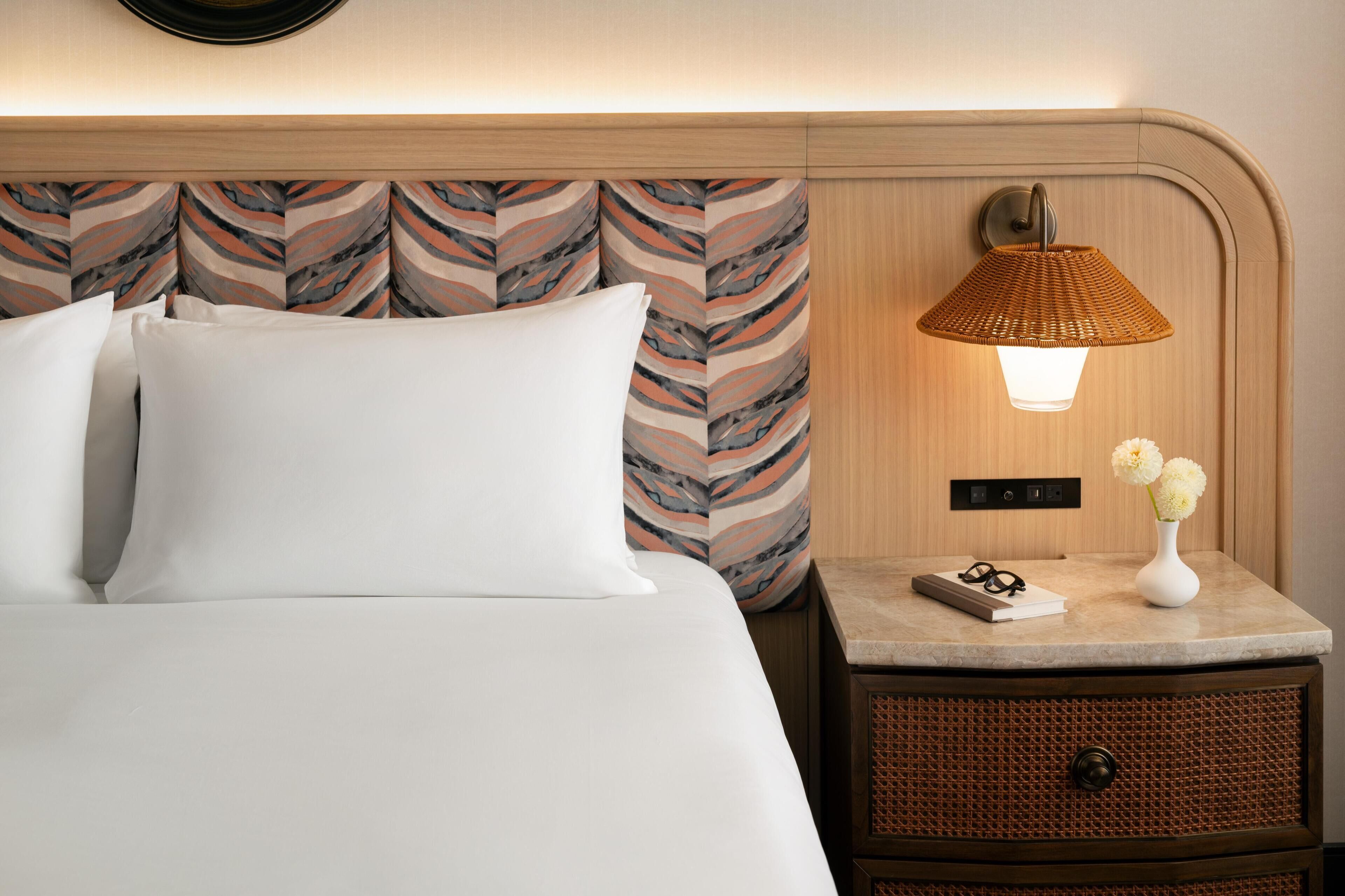 Room, 1 King Bed, Accessible, Bathtub