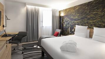 Executive Room, 1 Double Bed | Premium bedding, in-room safe, blackout drapes, soundproofing
