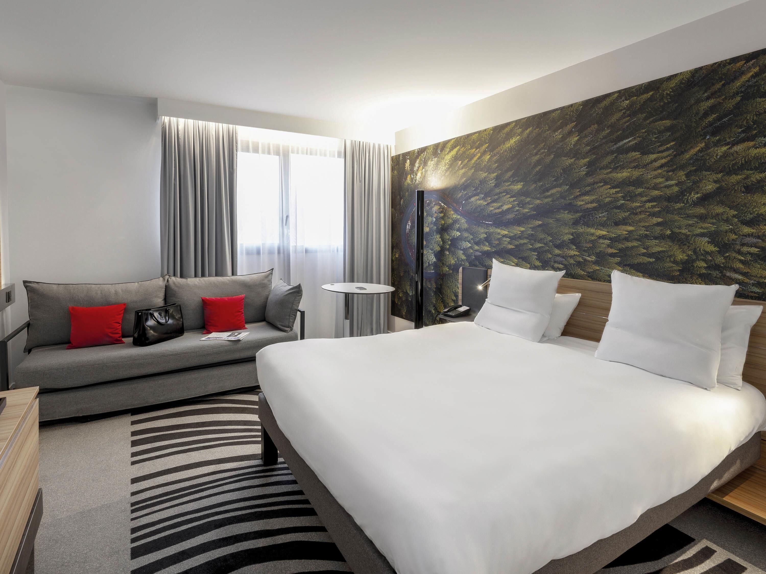 Phòng phong cách cổ điển (1 Double Bed and 2 Sofa Beds) | Bộ đồ giường cao cấp, két bảo mật tại phòng, màn/rèm cản sáng 