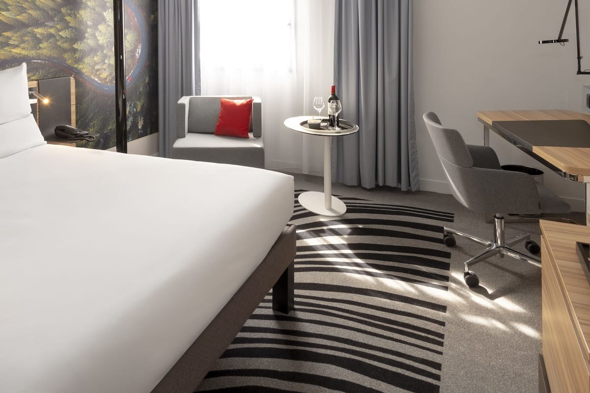 Premium-sengetøj, pengeskab på værelset, mørklægningsgardiner