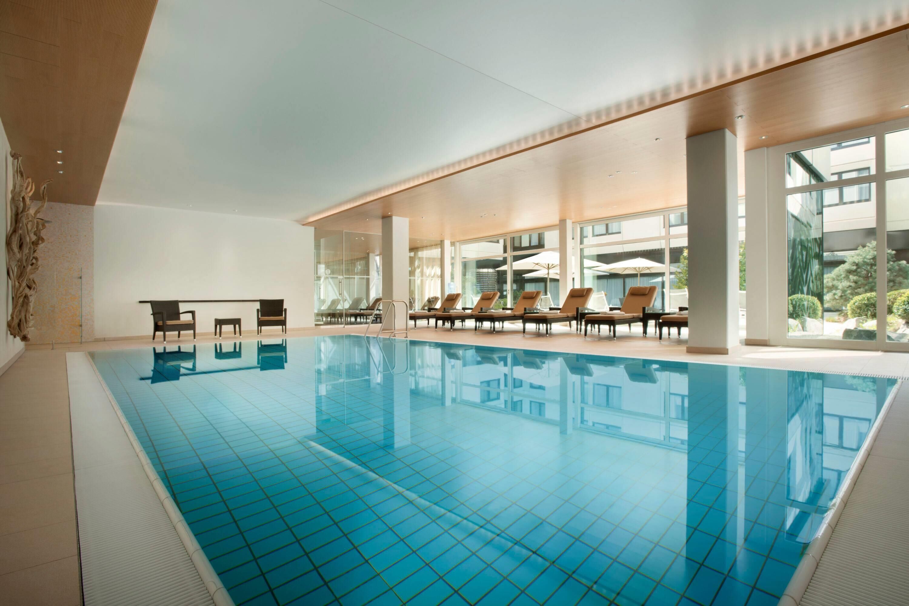 Indoor pool, pool loungers