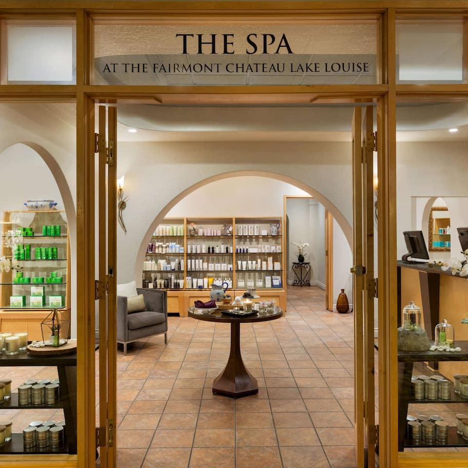 Hot tub, body treatments, aromatherapy, body wraps, body scrubs