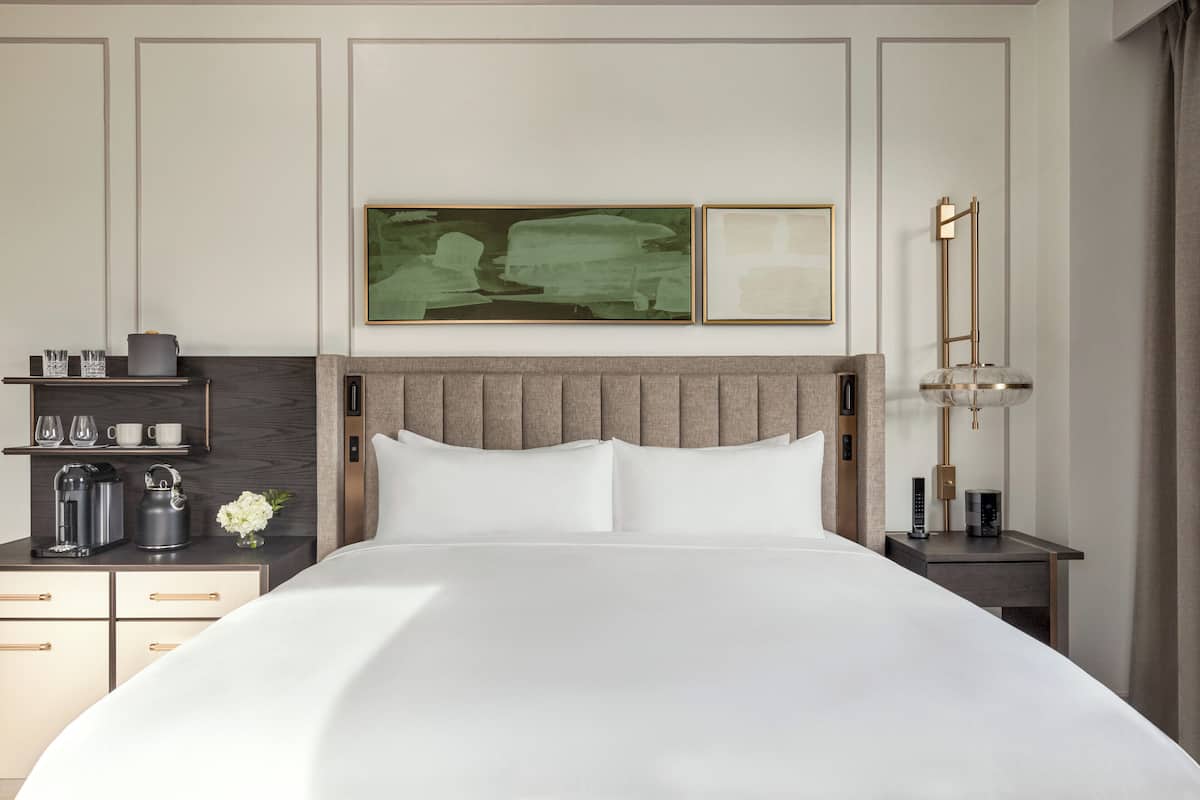 1 bedroom, premium bedding, in-room safe, desk