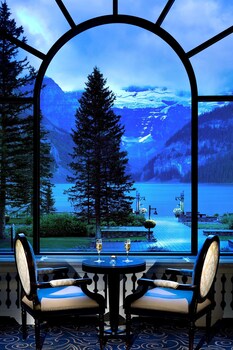 2 bars/lounges, gastropub, lobby lounge at Fairmont Chateau Lake Louise