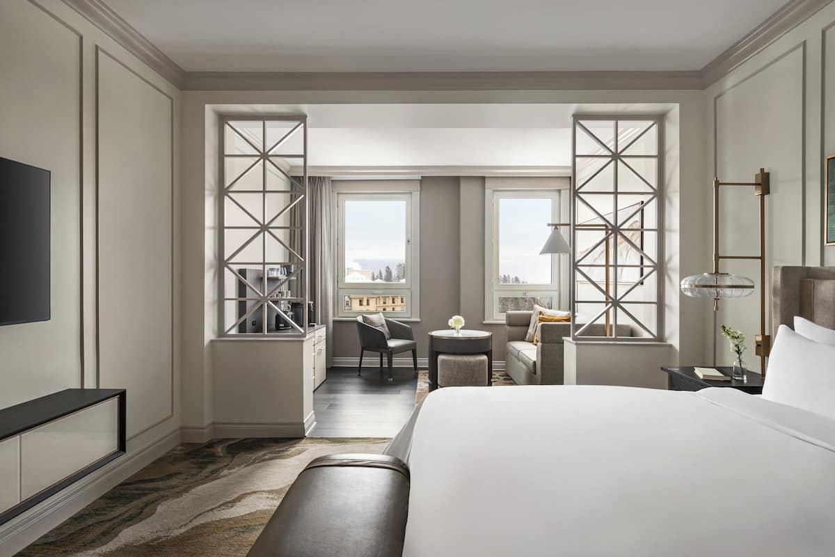 1 bedroom, premium bedding, in-room safe, desk