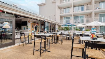 Café da manhã e almoço