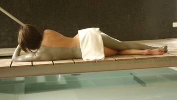 Espace de soins pour les couples, sauna, bain Ă remous, hammam, hammam