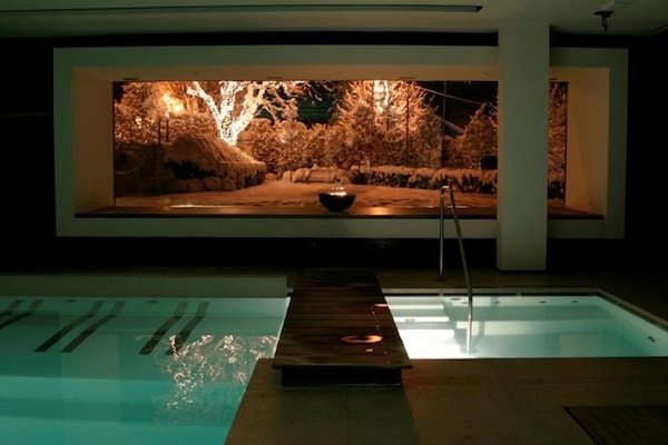 Couples treatment rooms, sauna, hot tub, steam room, Turkish bath