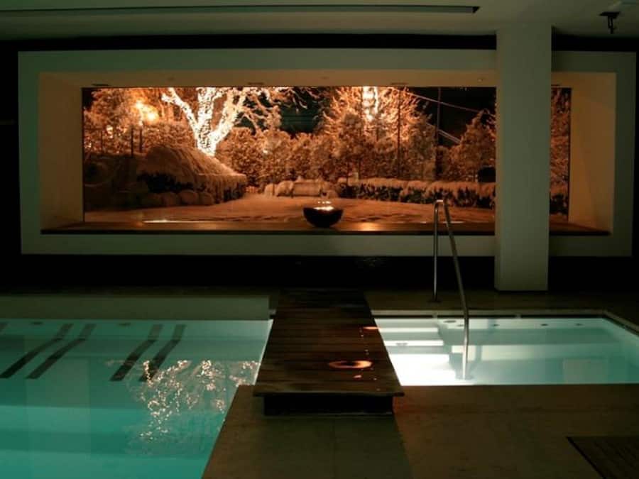 Couples treatment room(s), sauna, hot tub, steam room