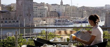 Daily buffet breakfast (EUR 24 per person)