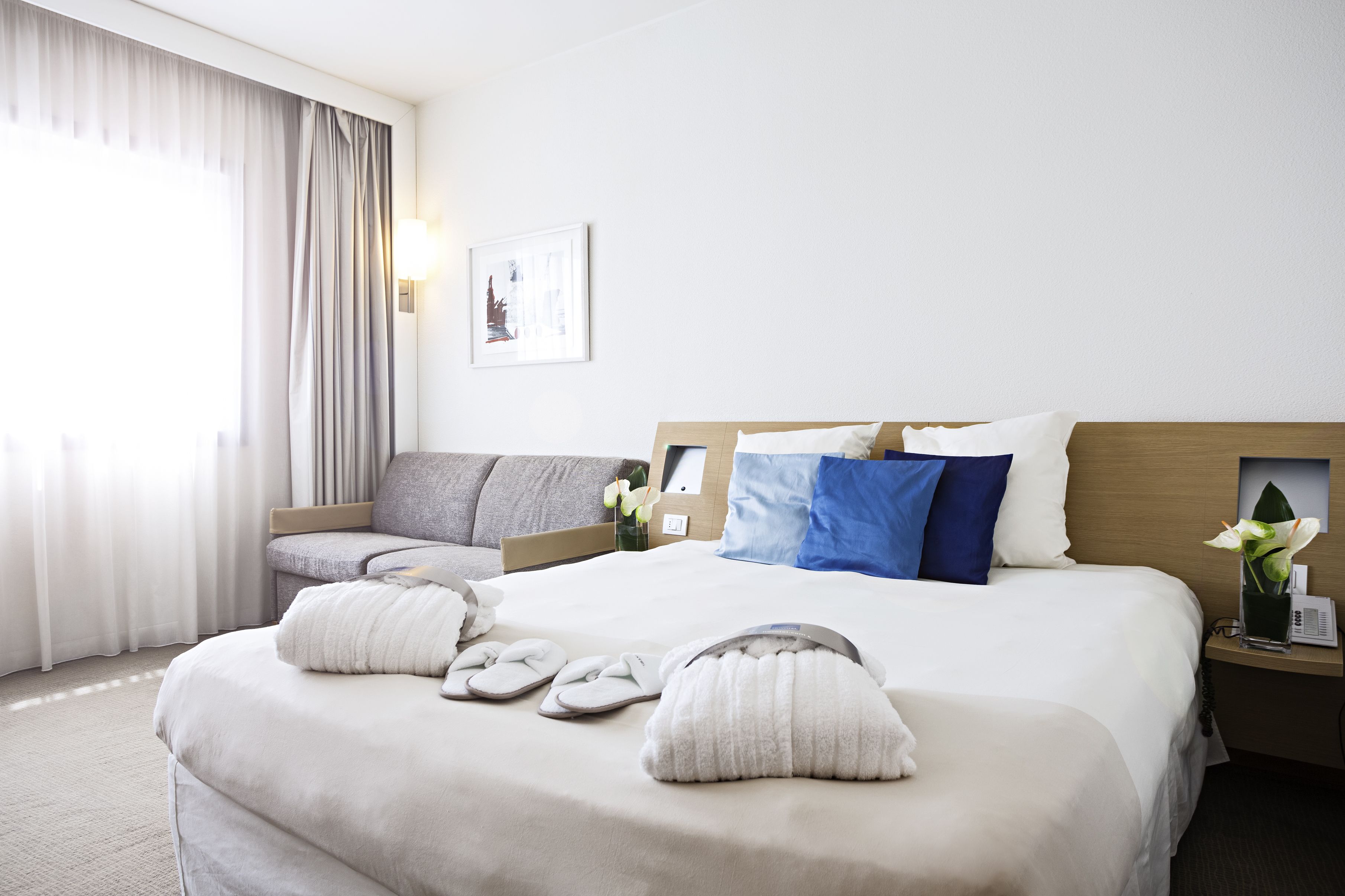 Coffres-forts dans les chambres, bureau, rideaux occultants