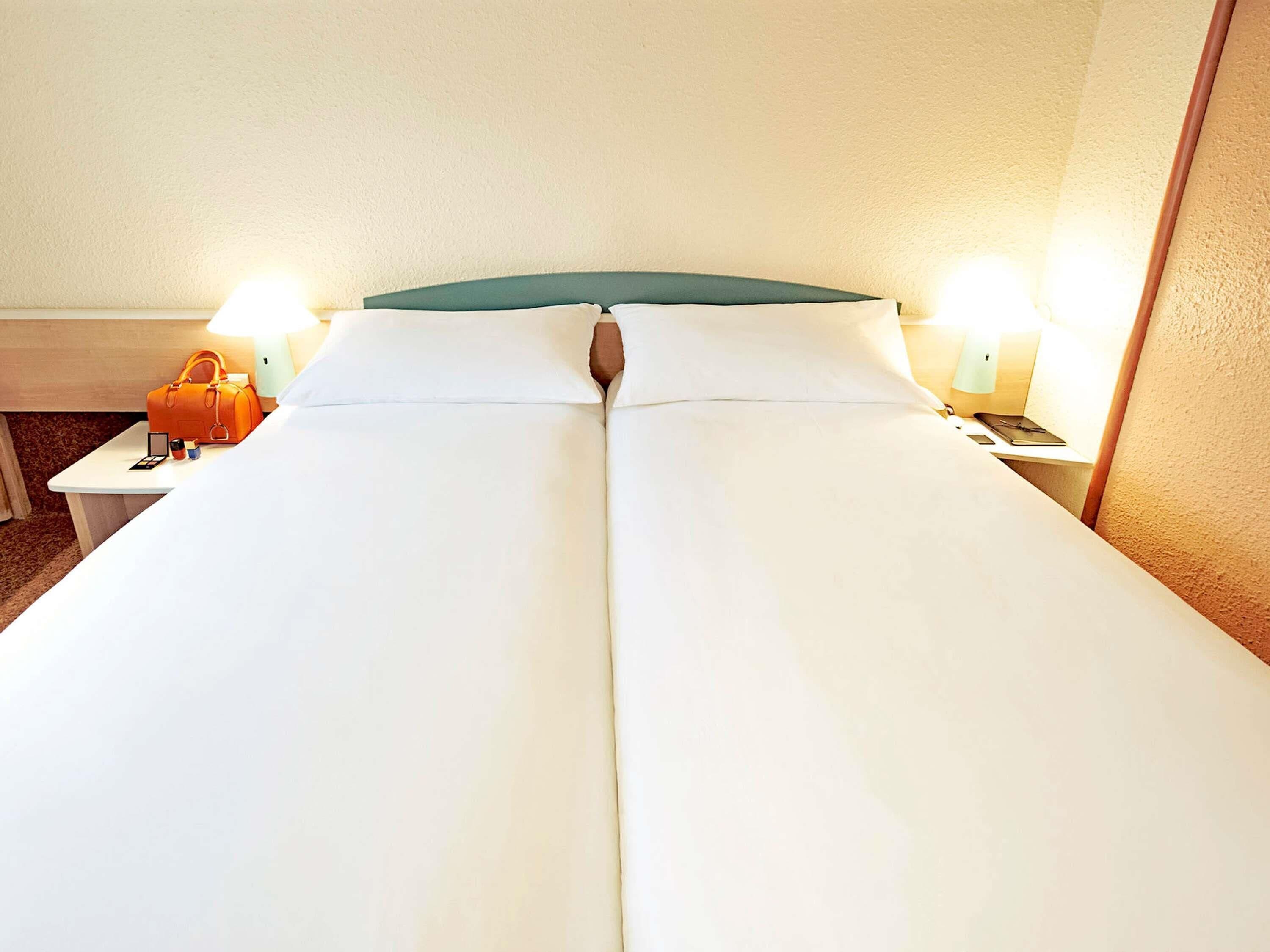 Standard Twin Room, 2 Single Beds | Desk, blackout curtains, iron/ironing board, free WiFi