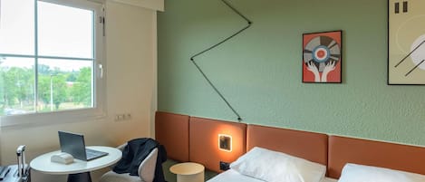 Standardrum - 1 dubbelsäng | Skrivbord, mörkläggningsgardiner, strykjärn/strykbräda och gratis wi-fi
