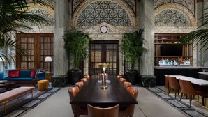 Interior entrance - Hotel Whitcomb (San Francisco)