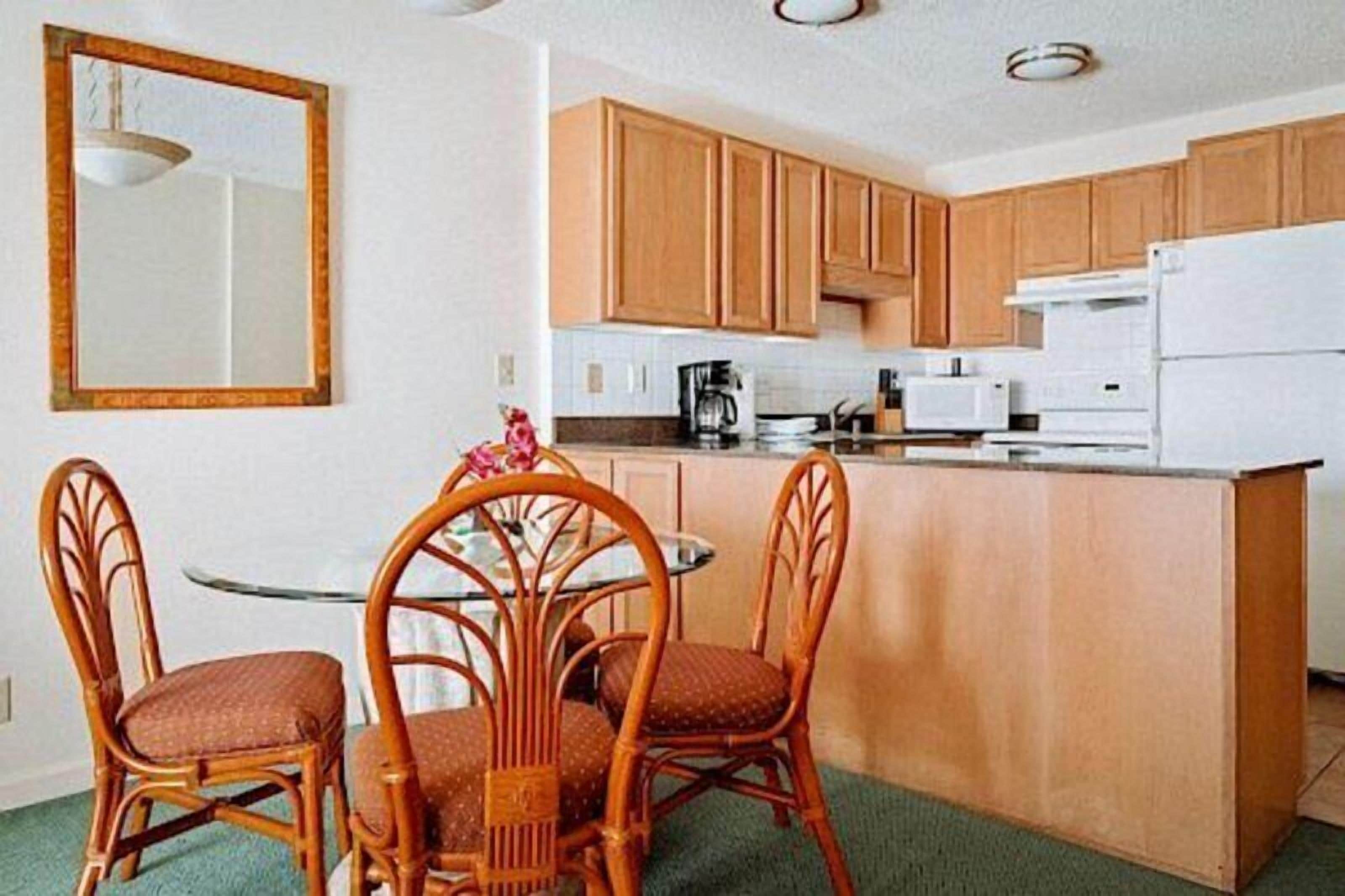 Condo, 2 Bedrooms, Kitchen | Dining