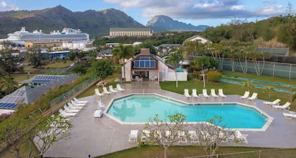 Banyan Harbor Resort