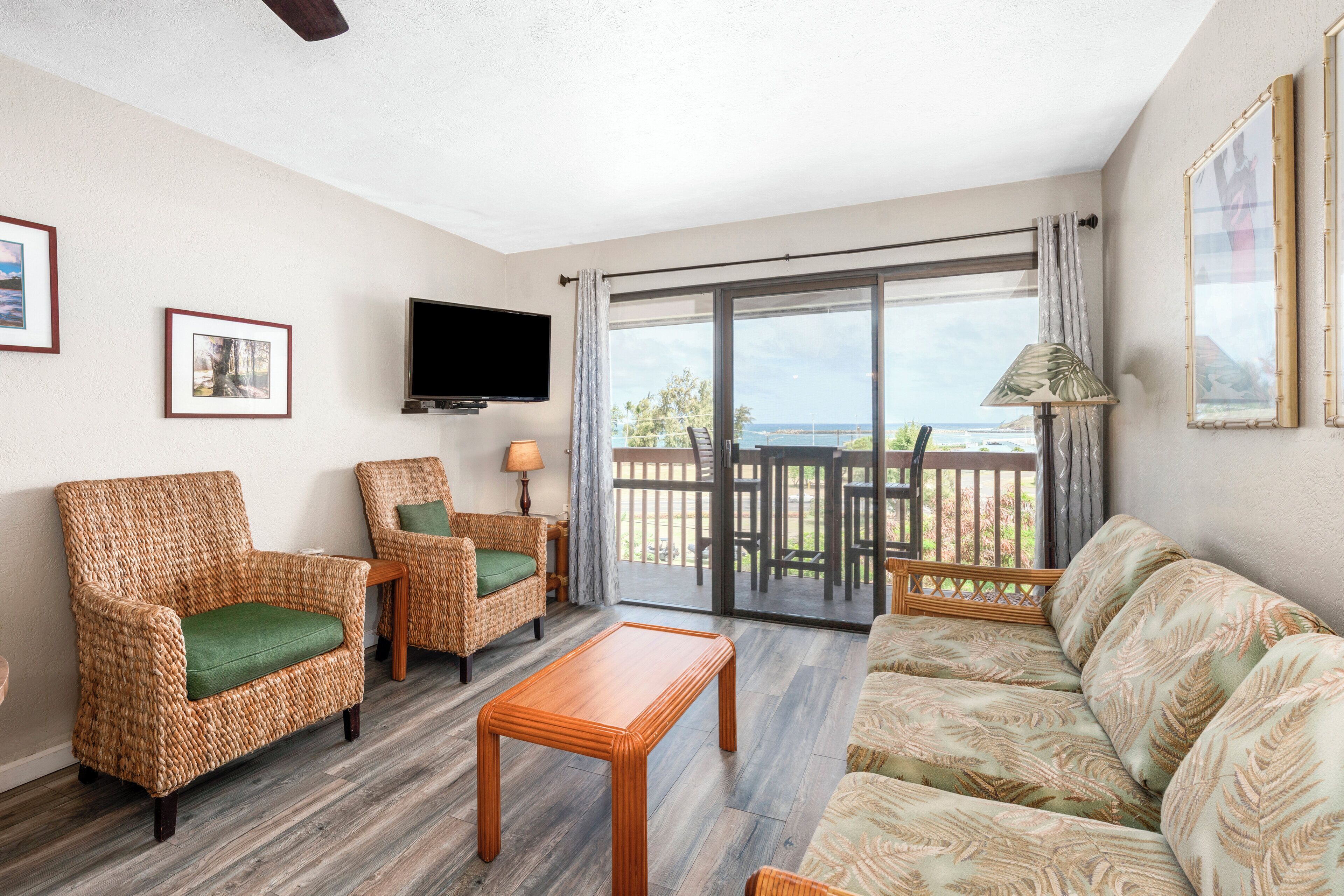 Individually decorated, individually furnished, desk, laptop workspace