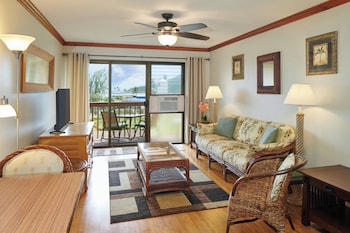 Condo, 1 Bedroom, Kitchen | Individually decorated, individually furnished, desk, laptop workspace at Banyan Harbor Resort