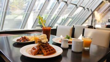 Tägliches Frühstücksbuffet (25.00 USD pro Person)