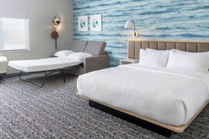 Blackout drapes, iron/ironing board, Internet