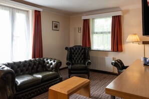 Executive Double Room | Living room | LCD TV - Dragonfly Hotel Peterborough (Peterborough)