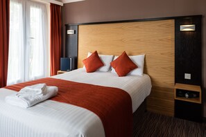 Desk, free WiFi, bed sheets - Dragonfly Hotel Peterborough (Peterborough)