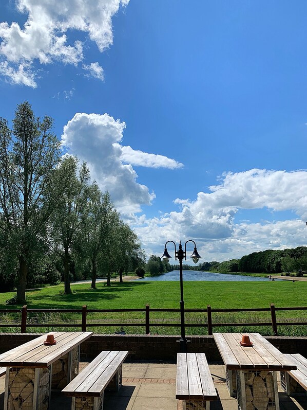 Terrace/patio - Dragonfly Hotel Peterborough (Peterborough)