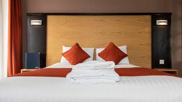 Desk, free WiFi, bed sheets