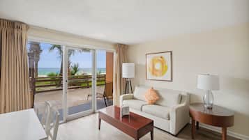 Suite | Living area